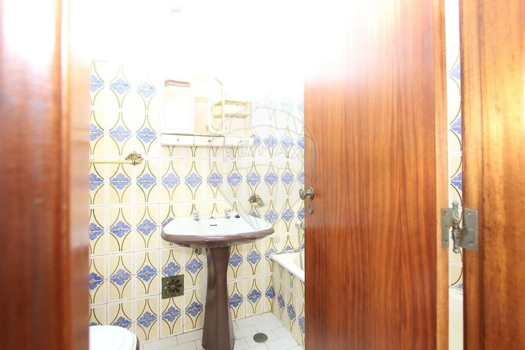 Apartamento T2 para Venda em Benfica Foto 24