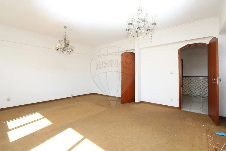 Apartamento T2 para Venda em Benfica Foto 13