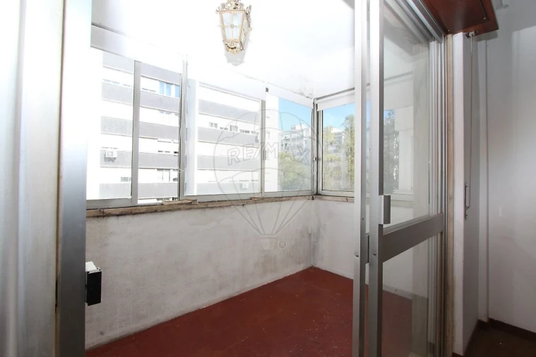 Apartamento T2 para Venda em Benfica Foto 25