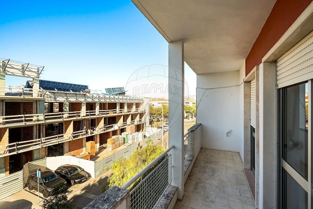 Apartamento T2 para Venda em Barcarena Foto 11