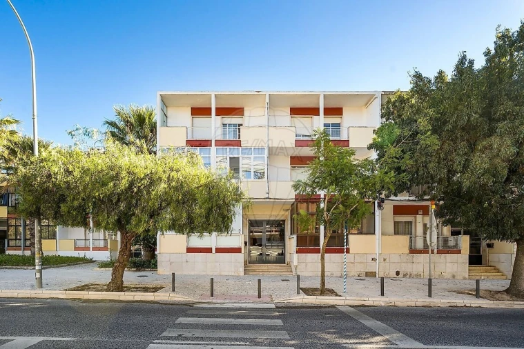 Apartamento T2 para Venda em Barcarena Foto 2