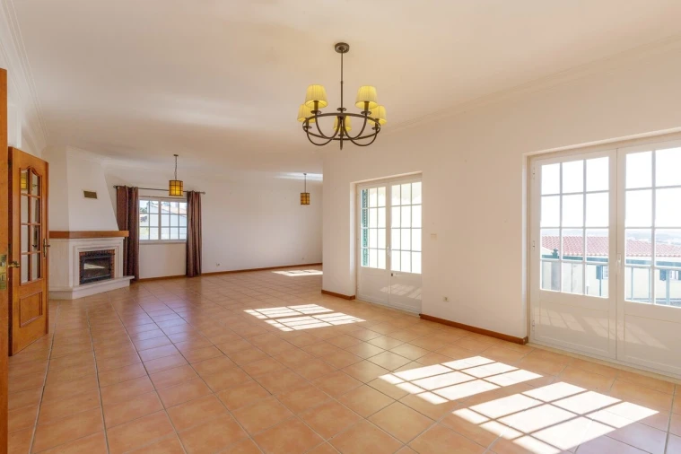 Apartamento T4 para Venda em Ericeira Foto 2