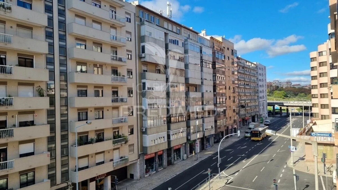 Apartamento T3 para Venda em São Domingos de Benfica Foto 19