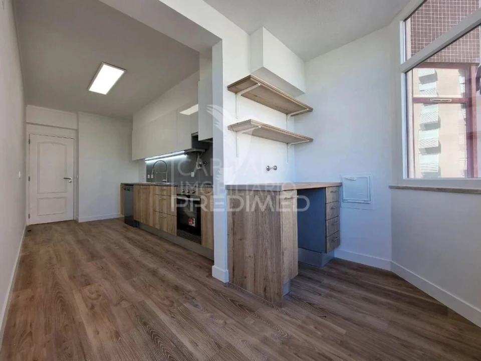 Apartamento T3 para Venda em São Domingos de Benfica Foto 5