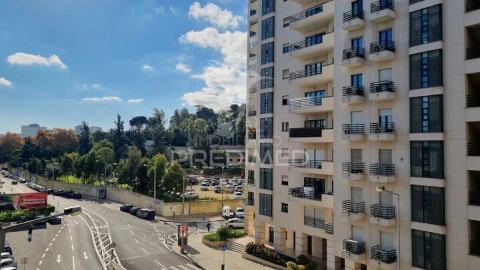 Apartamento T3 para Venda em São Domingos de Benfica