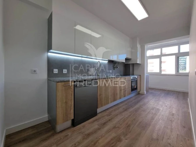 Apartamento T3 para Venda em São Domingos de Benfica Foto 2
