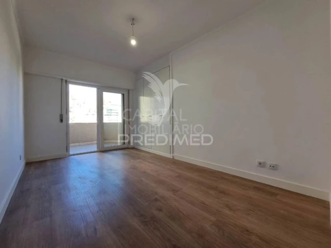 Apartamento T3 para Venda em São Domingos de Benfica Foto 13