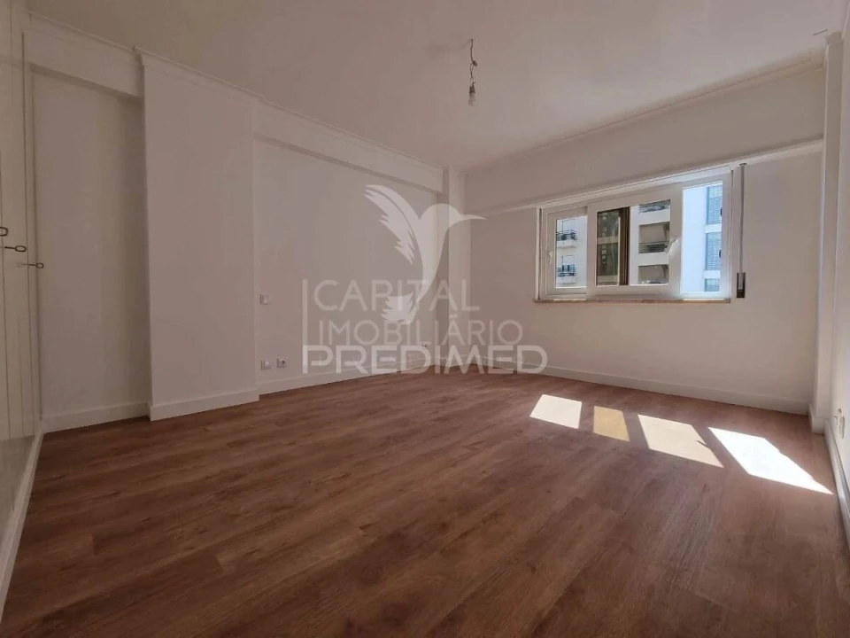 Apartamento T3 para Venda em São Domingos de Benfica Foto 8
