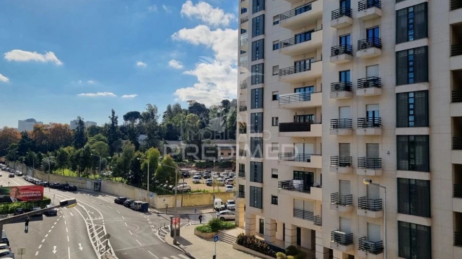 Apartamento T3 para Venda em São Domingos de Benfica