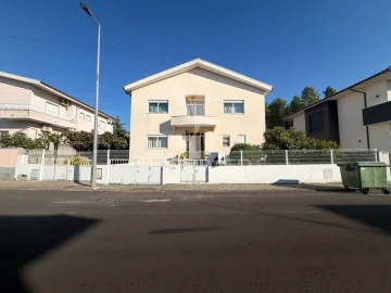 Moradia T4 para Venda em Mirandela