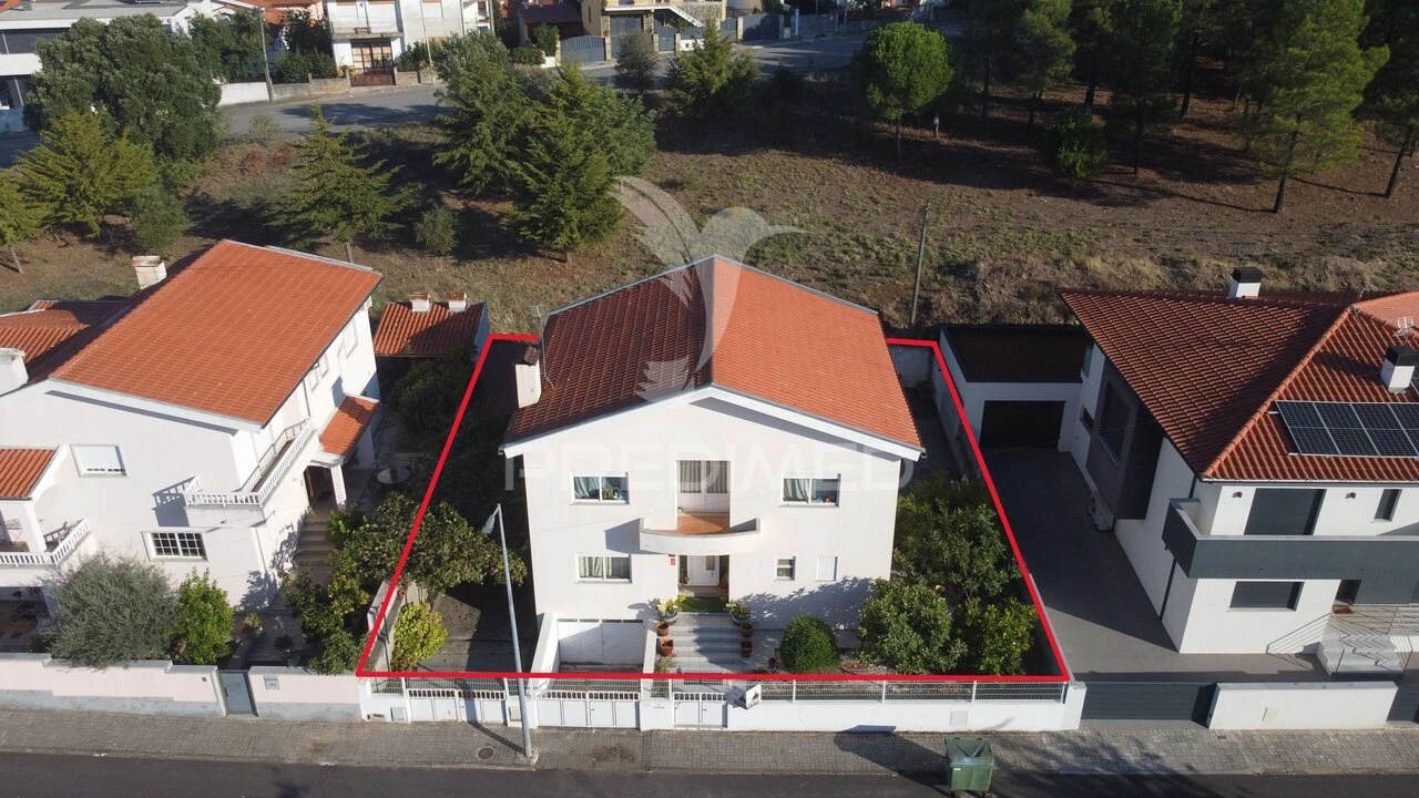 Moradia T4 para Venda em Mirandela Foto 5