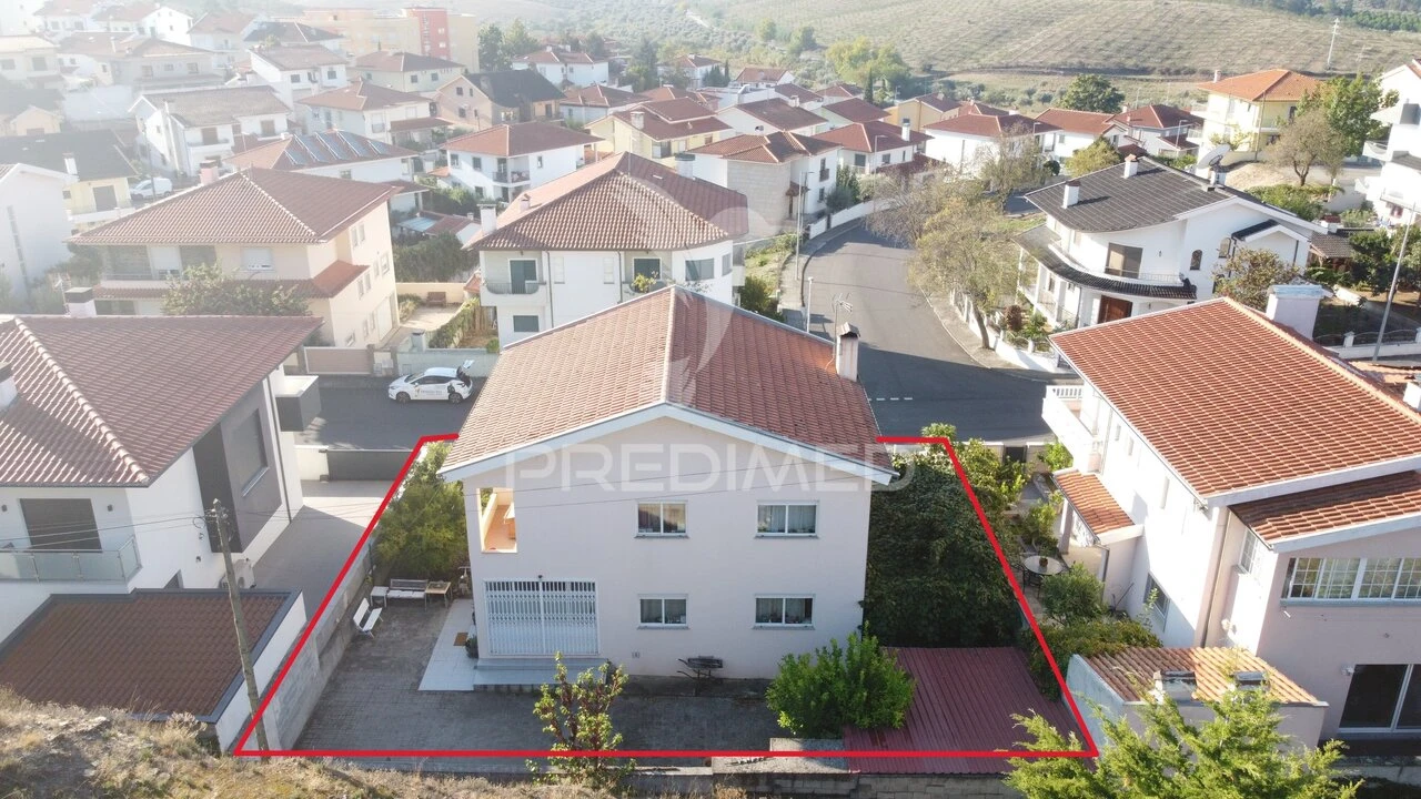Moradia T4 para Venda em Mirandela Foto 6