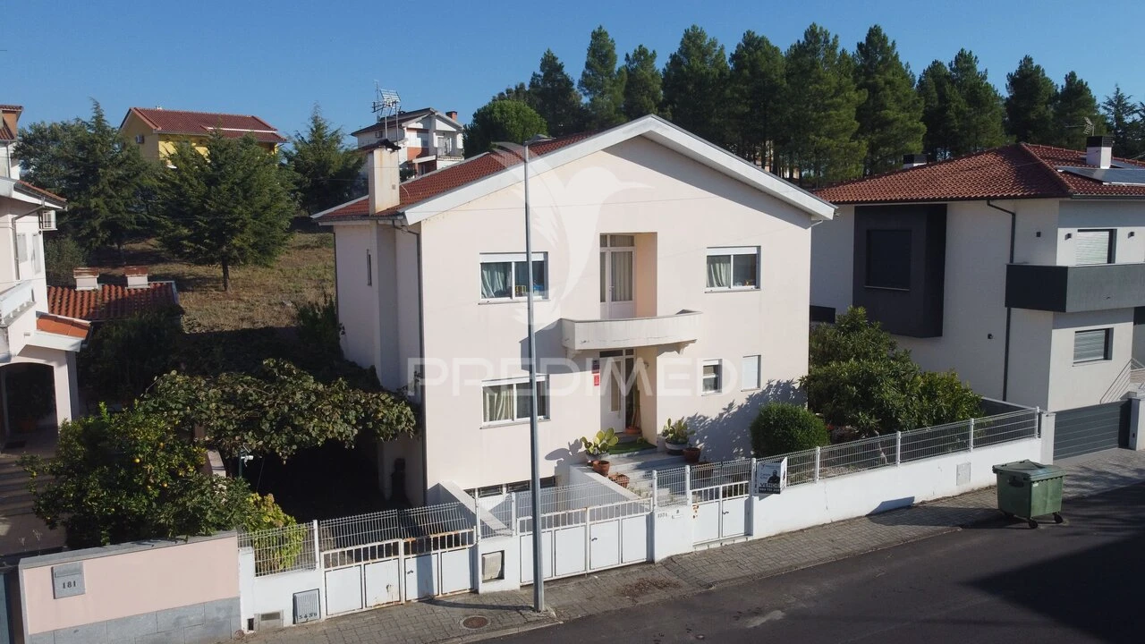 Moradia T4 para Venda em Mirandela Foto 3