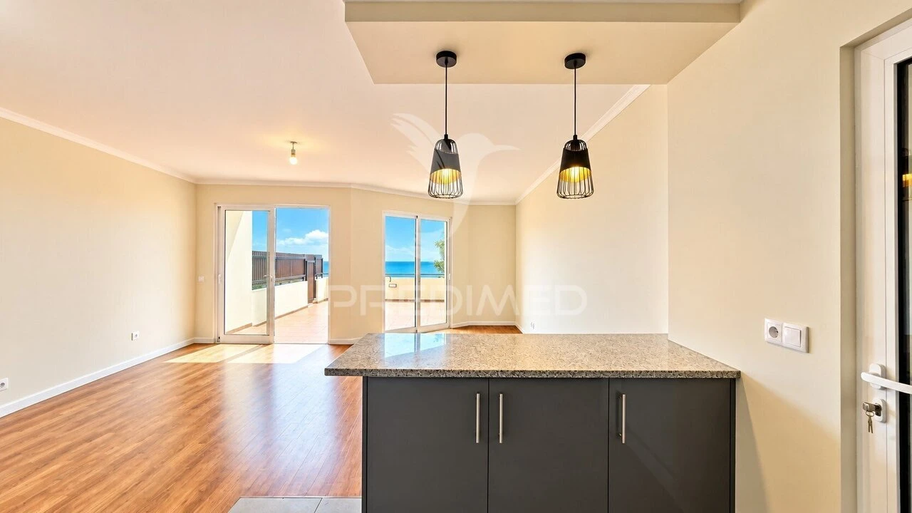 Apartamento T2 para Venda em Caniço Foto 11