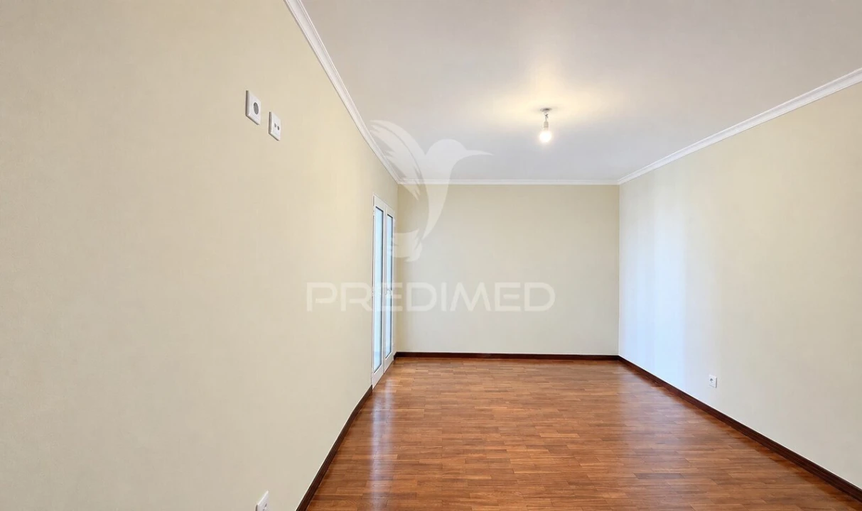 Apartamento T2 para Venda em Caniço Foto 21