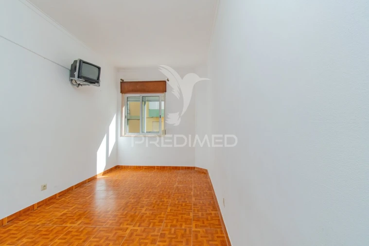 Apartamento T2 para Venda em Póvoa de Santa Iria e Forte da Casa Foto 3