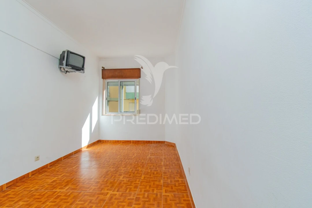 Apartamento T2 para Venda em Póvoa de Santa Iria e Forte da Casa Foto 3