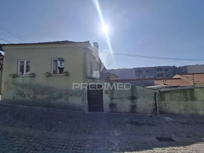 Moradia T3 para Venda em Arvore Foto 4