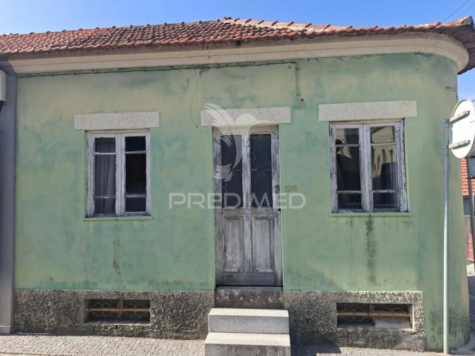 Moradia T3 para Venda em Arvore Foto 1