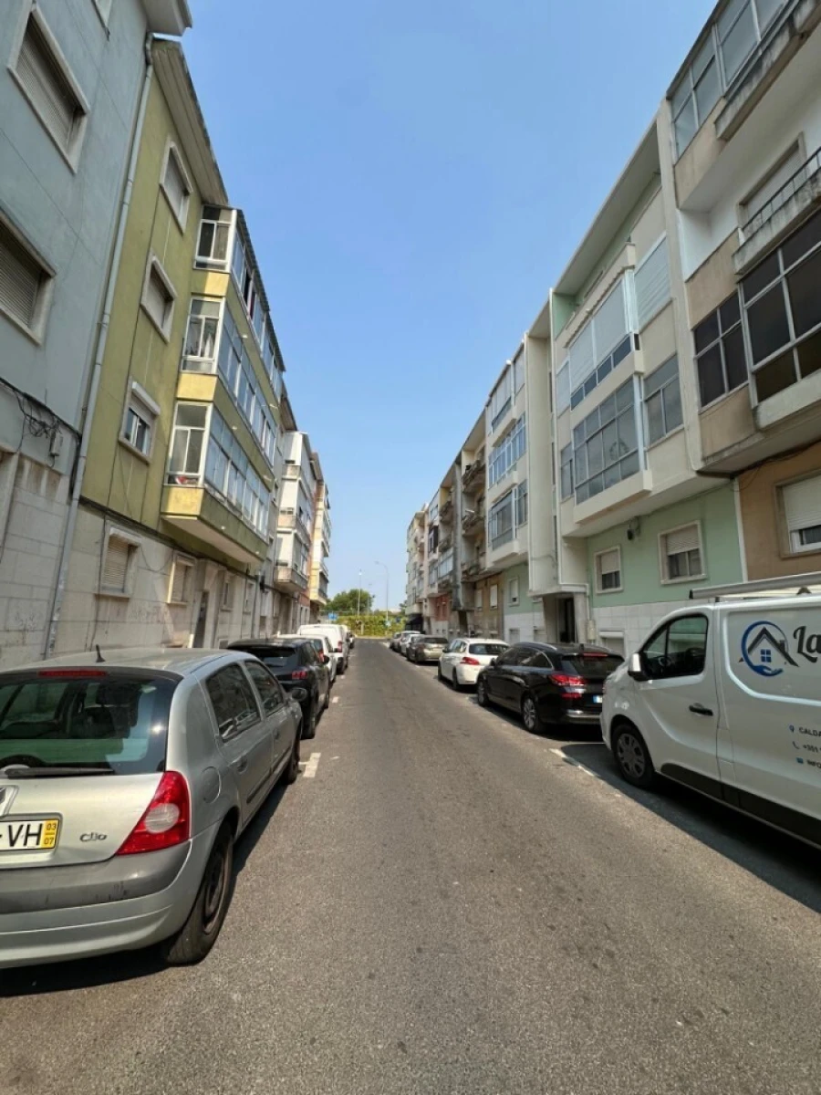 Apartamento T3 para Venda em Águas Livres Foto 31