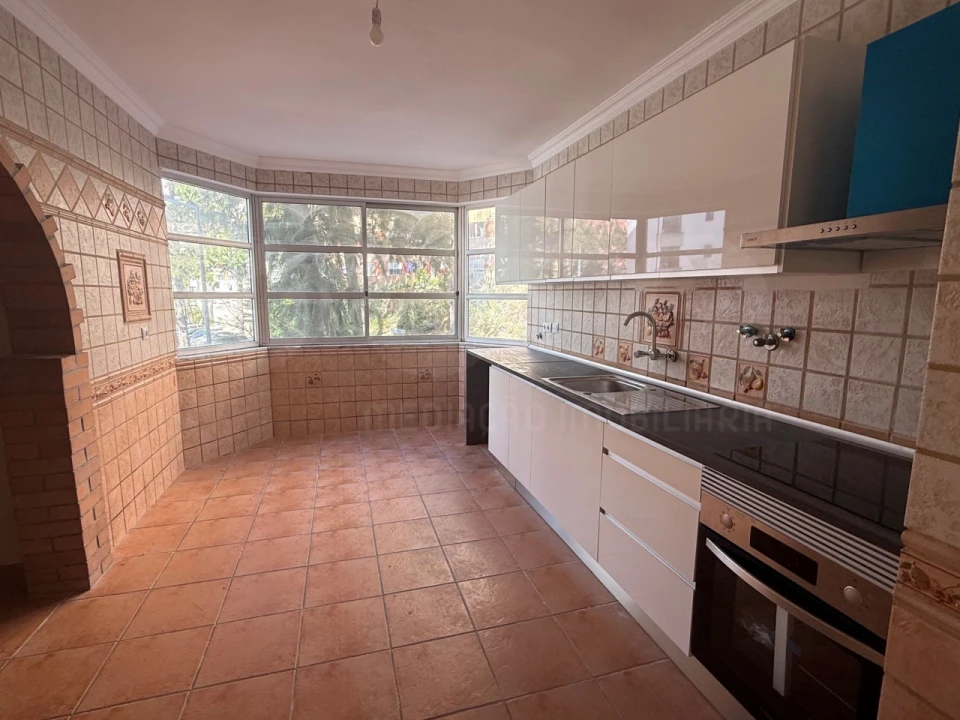 Apartamento T2 para Venda em Algueirão-Mem Martins Foto 3