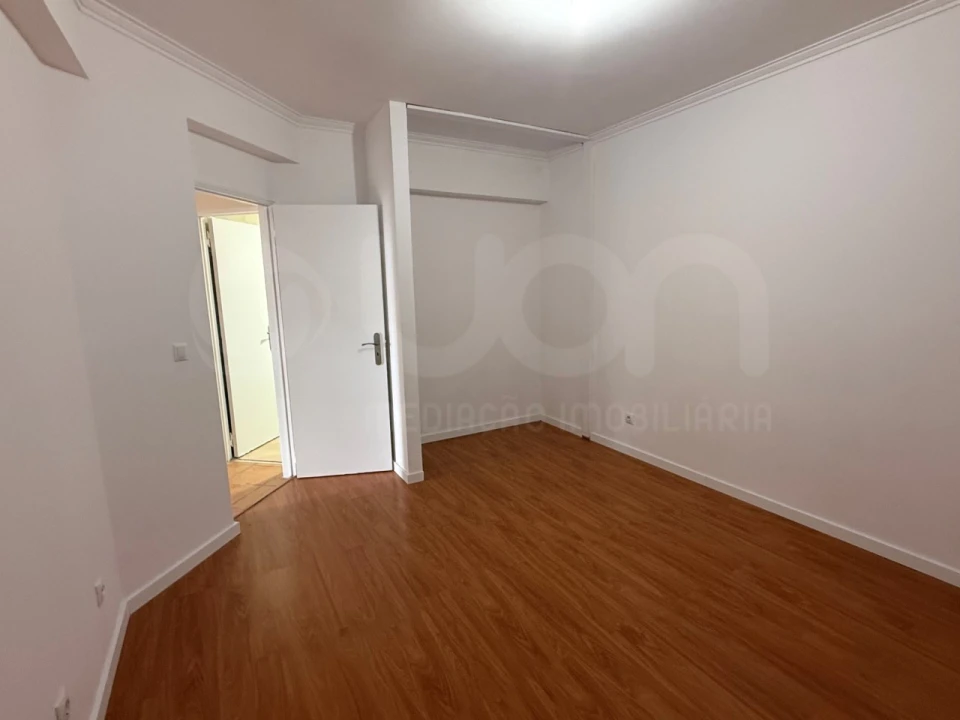 Apartamento T2 para Venda em Algueirão-Mem Martins Foto 6