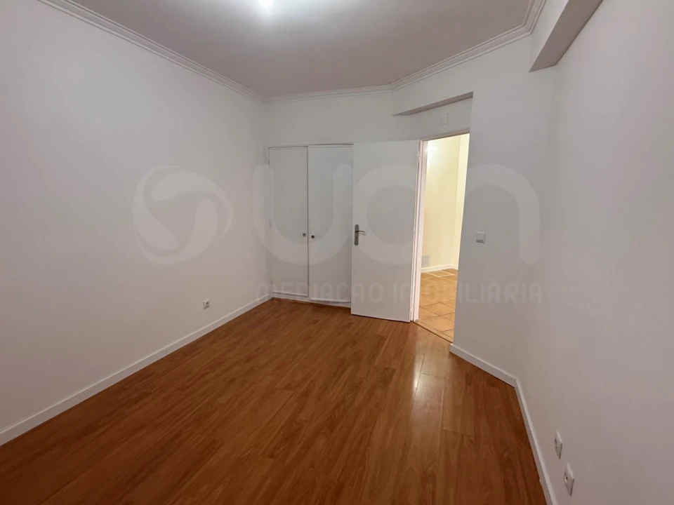 Apartamento T2 para Venda em Algueirão-Mem Martins Foto 8