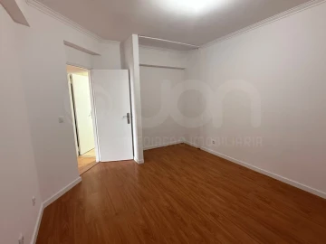 Apartamento T2 para Venda em Algueirão-Mem Martins