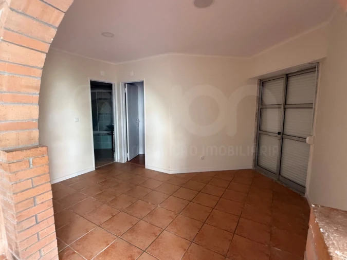 Apartamento T2 para Venda em Algueirão-Mem Martins Foto 4