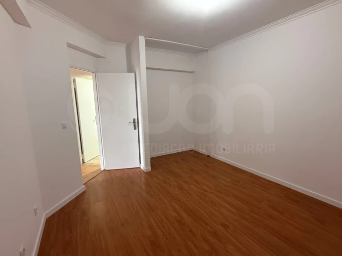 Apartamento T2 para Venda em Algueirão-Mem Martins Foto 6