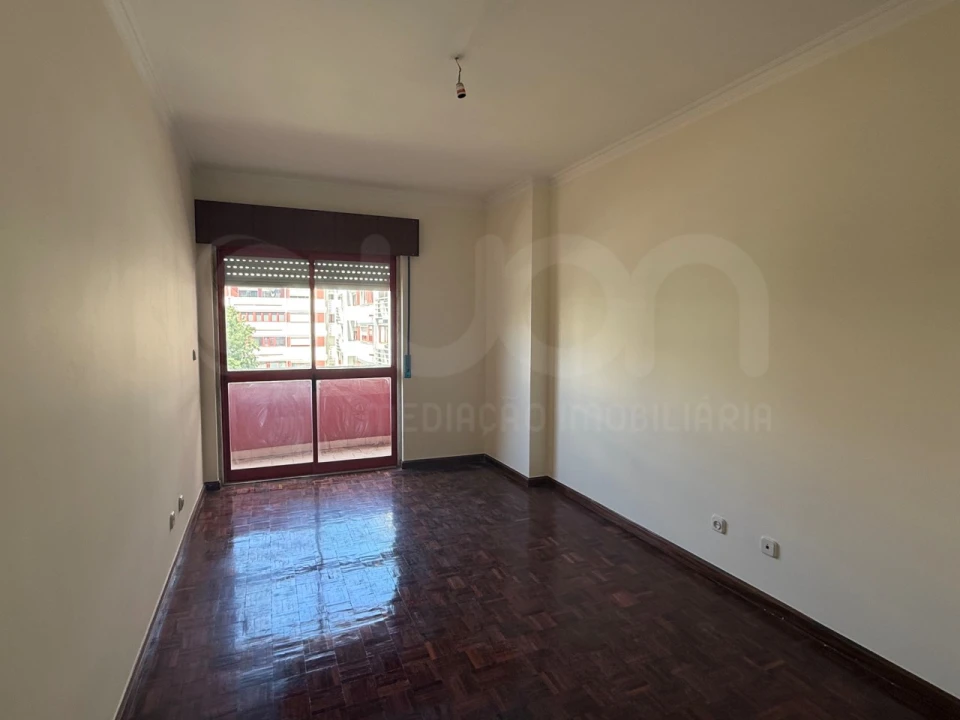 Apartamento T2 para Venda em Algueirão-Mem Martins Foto 9