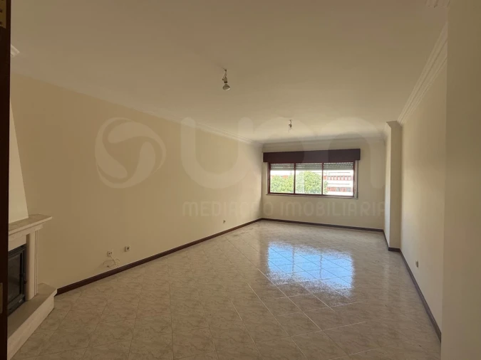 Apartamento T2 para Venda em Algueirão-Mem Martins Foto 4