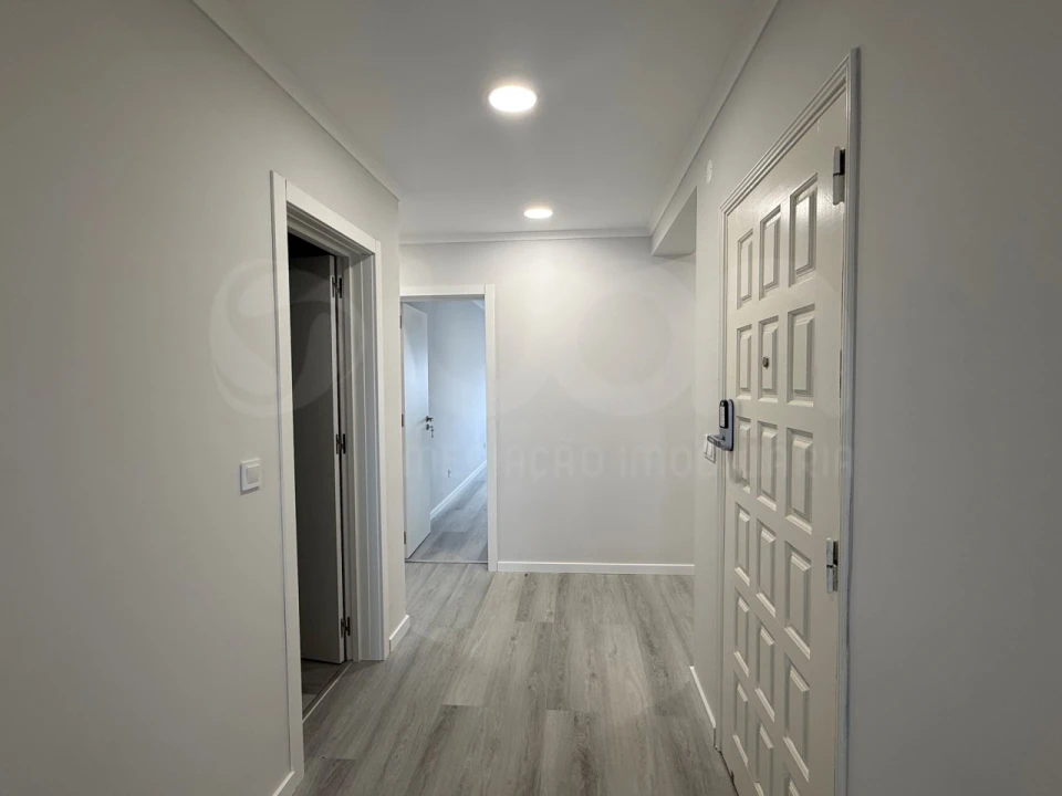 Apartamento T4 para Venda em Amora Foto 5
