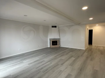 Apartamento T4 para Venda em Amora