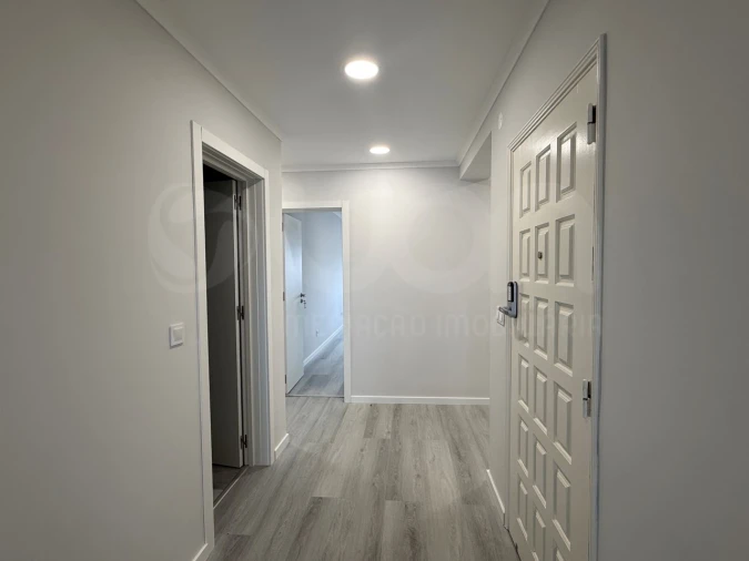 Apartamento T4 para Venda em Amora Foto 5