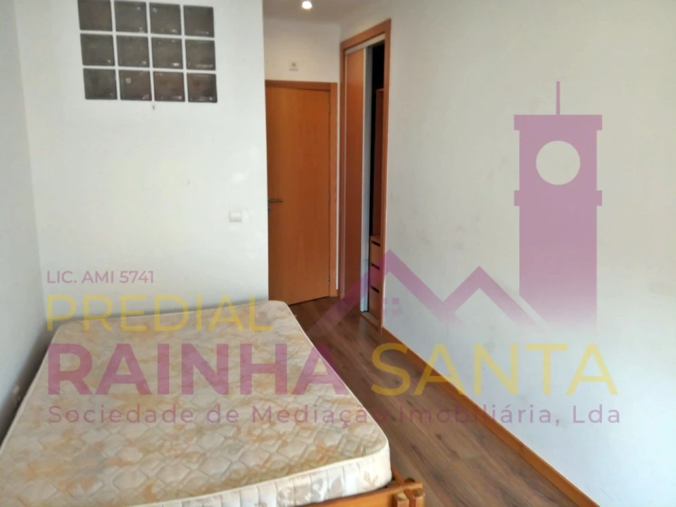 Quarto para Arrendamento em Santa Clara e Castelo Viegas Foto 1