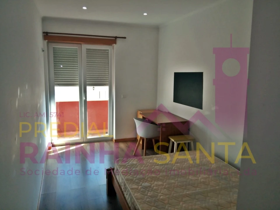 Quarto para Arrendamento em Santa Clara e Castelo Viegas Foto 3