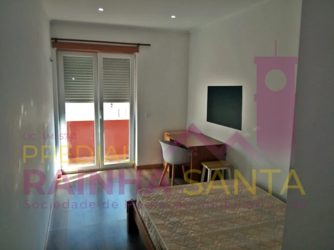 Quarto para Arrendamento em Santa Clara e Castelo Viegas Foto 3