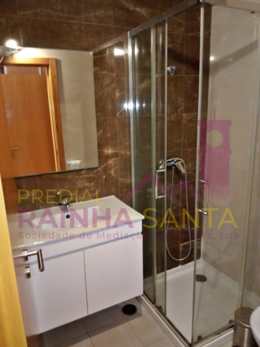 Quarto para Arrendamento em Santa Clara e Castelo Viegas Foto 5