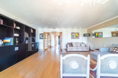 Apartamento T2 para Arrendamento em Arroios