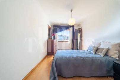 Apartamento T2 para Arrendamento em Arroios