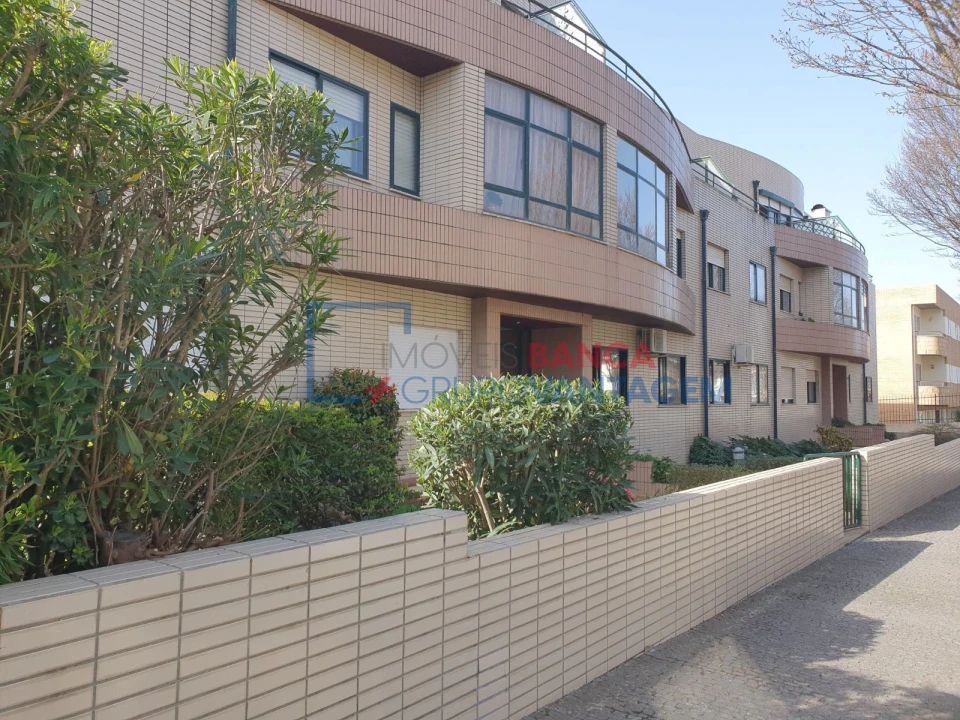 Apartamento T1 para Venda em Gulpilhares e Valadares Foto 1