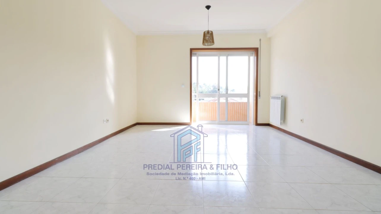 Apartamento T2 para Arrendamento em Baguim do Monte (Rio Tinto) Foto 4