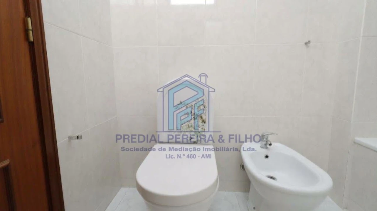 Apartamento T2 para Arrendamento em Baguim do Monte (Rio Tinto) Foto 27