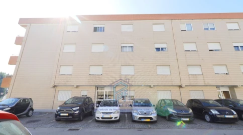 Apartamento T2 para Arrendamento em Baguim do Monte (Rio Tinto)