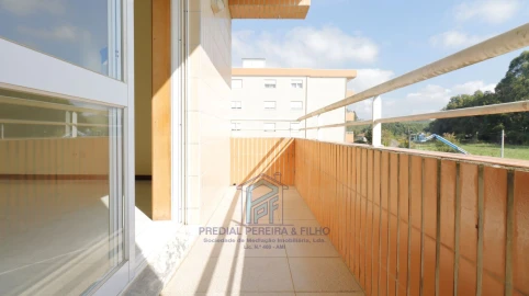 Apartamento T2 para Arrendamento em Baguim do Monte (Rio Tinto)