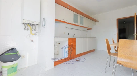 Apartamento T2 para Arrendamento em Baguim do Monte (Rio Tinto)