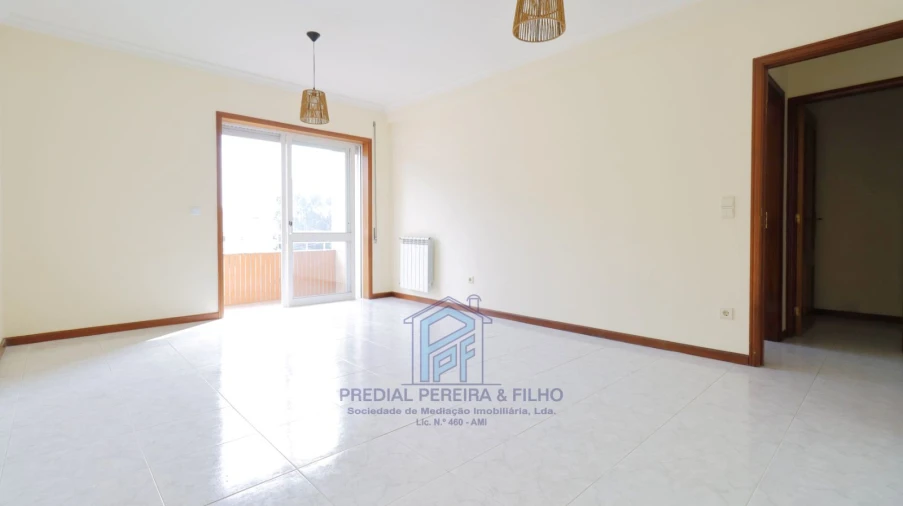 Apartamento T2 para Arrendamento em Baguim do Monte (Rio Tinto) Foto 3