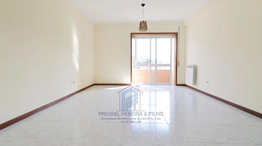 Apartamento T2 para Arrendamento em Baguim do Monte (Rio Tinto) Foto 4