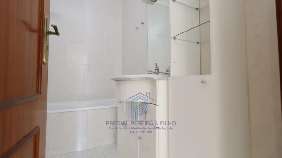 Apartamento T2 para Arrendamento em Baguim do Monte (Rio Tinto) Foto 24
